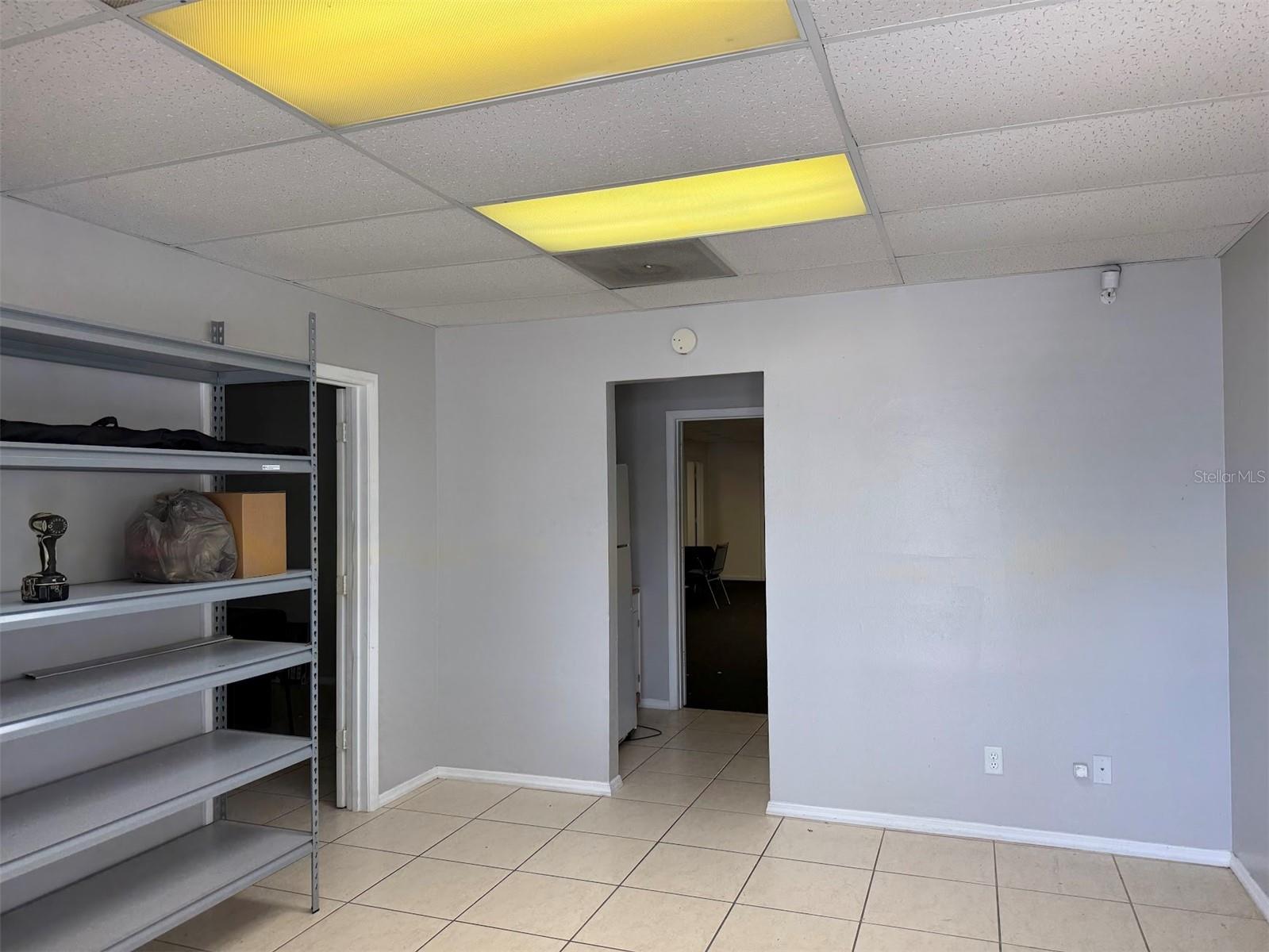 WEST 200 BUS PARK - Commercial Lease
