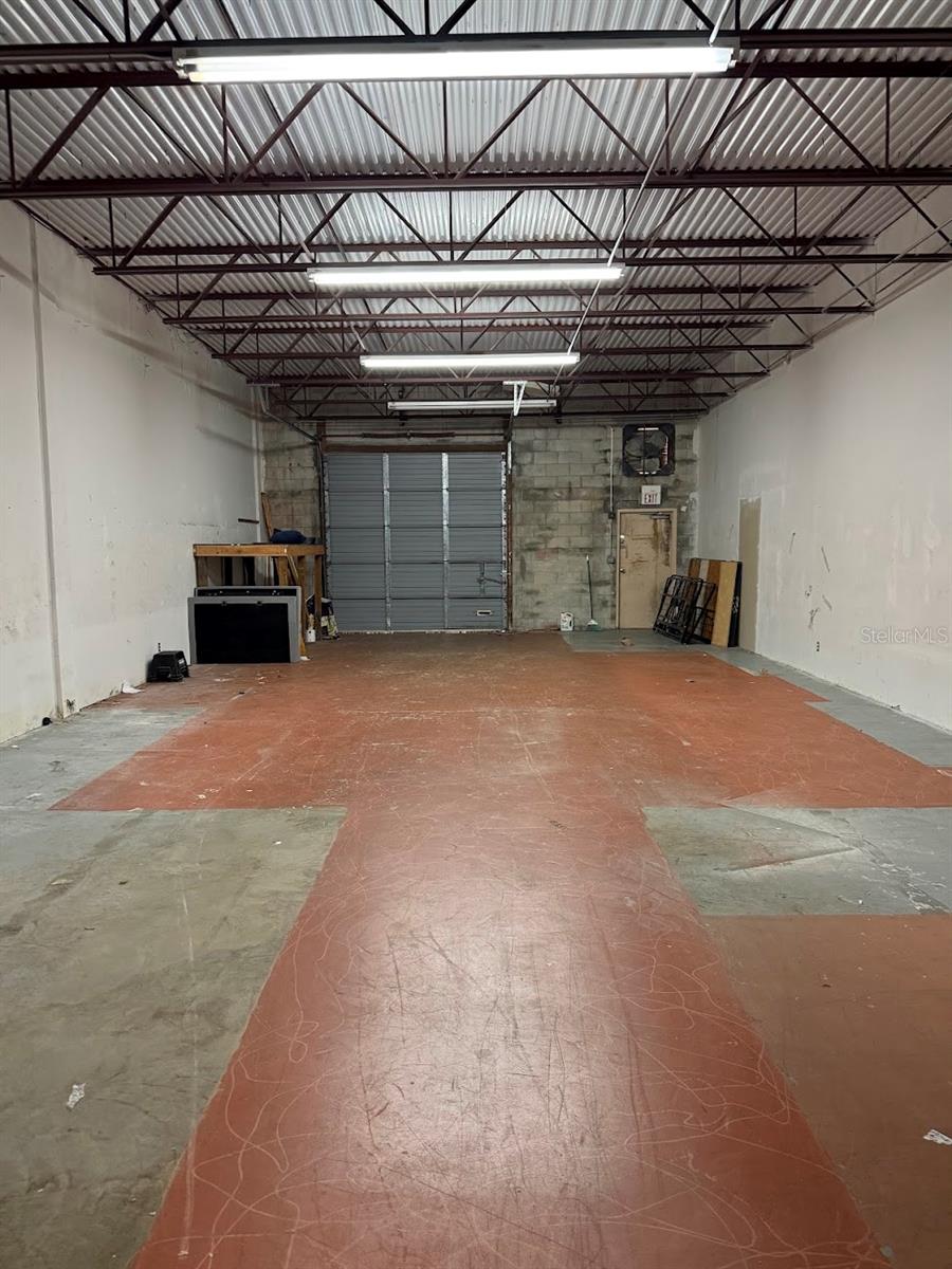 WEST 200 BUS PARK - Commercial Lease