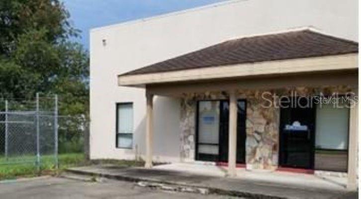 WEST 200 BUS PARK - Commercial Lease