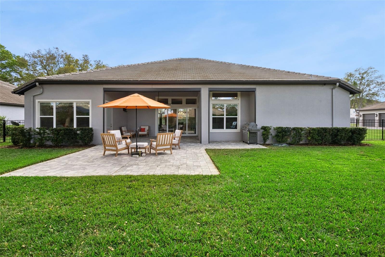 HEATHROW COUNTRY ESTATE - Residential