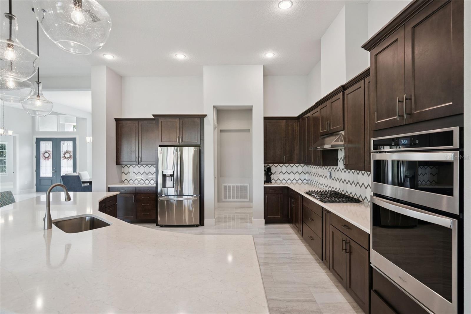 HEATHROW COUNTRY ESTATE - Residential