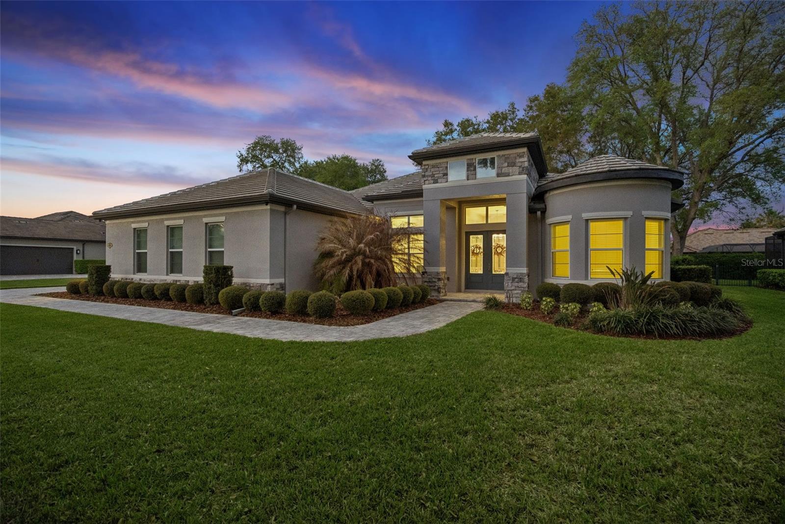 HEATHROW COUNTRY ESTATE - Residential