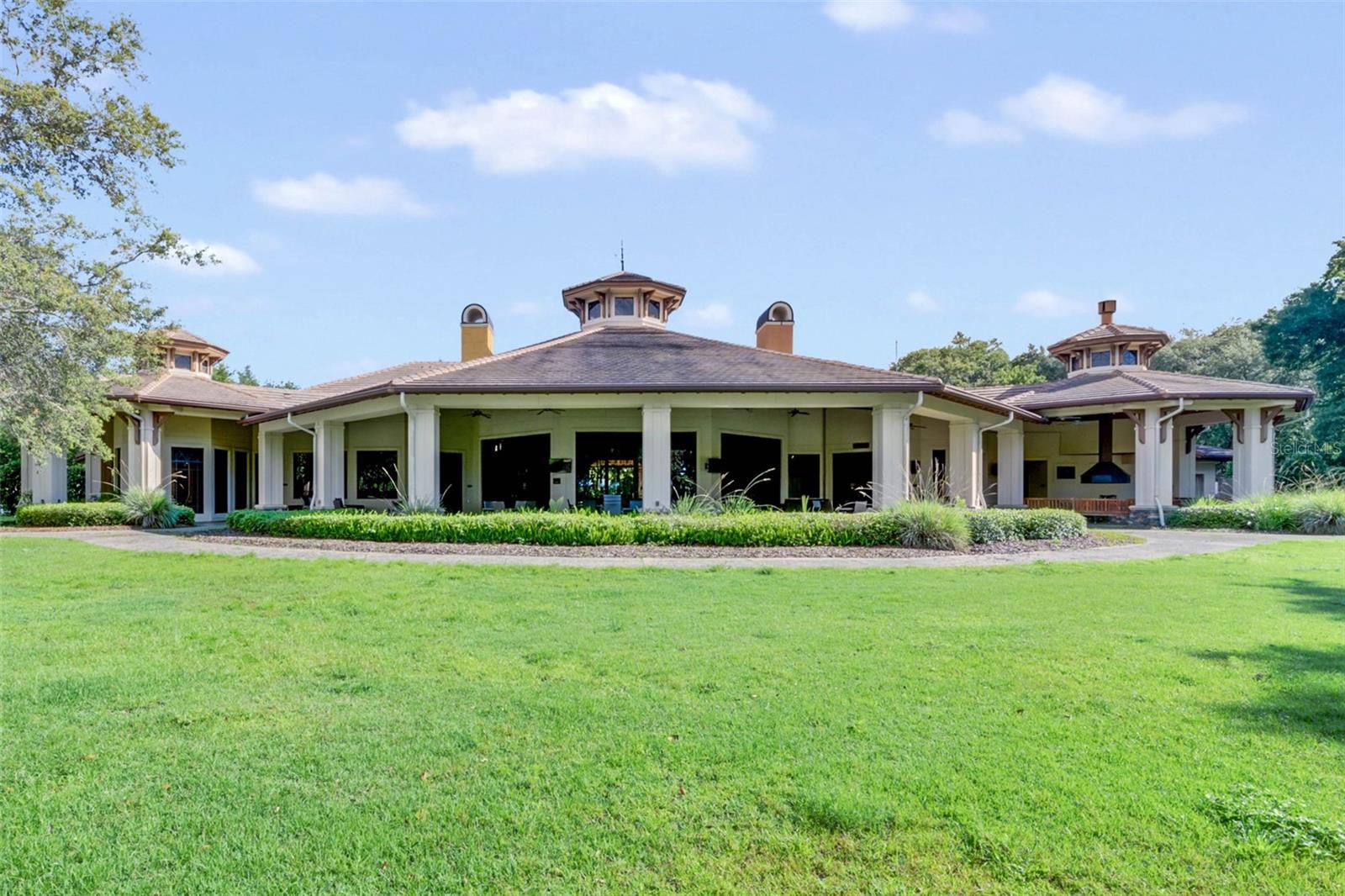 HEATHROW COUNTRY ESTATE - Residential
