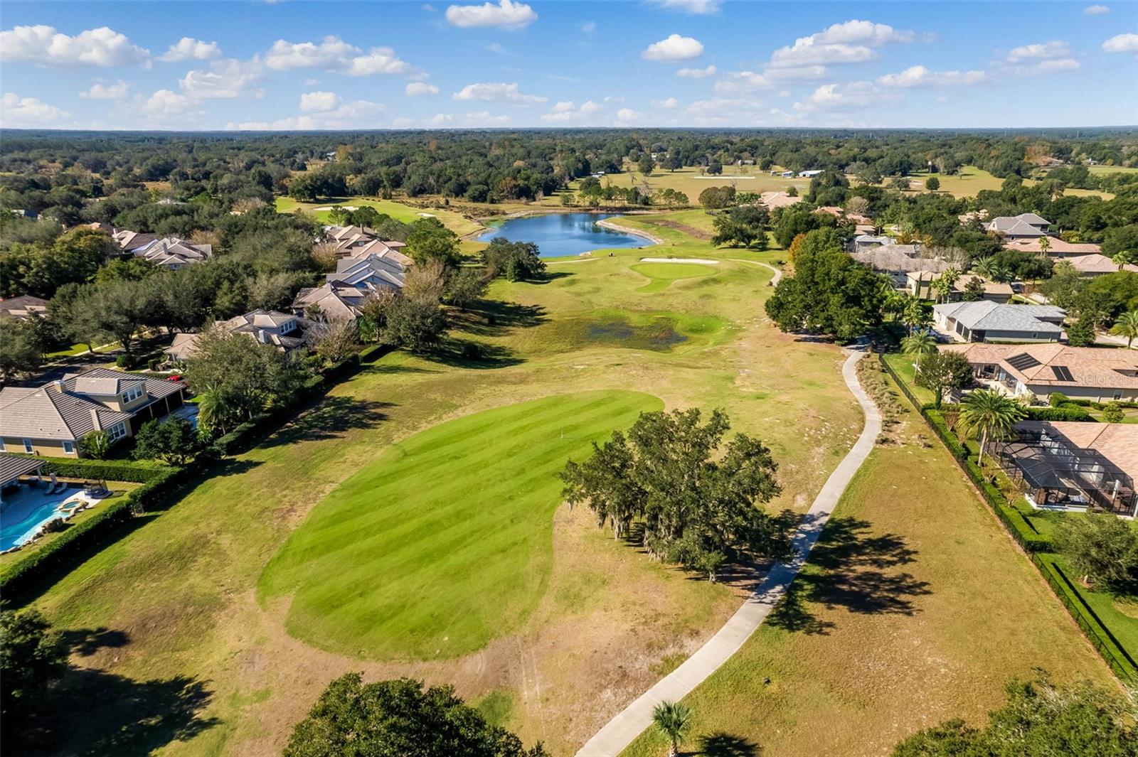 HEATHROW COUNTRY ESTATE - Residential