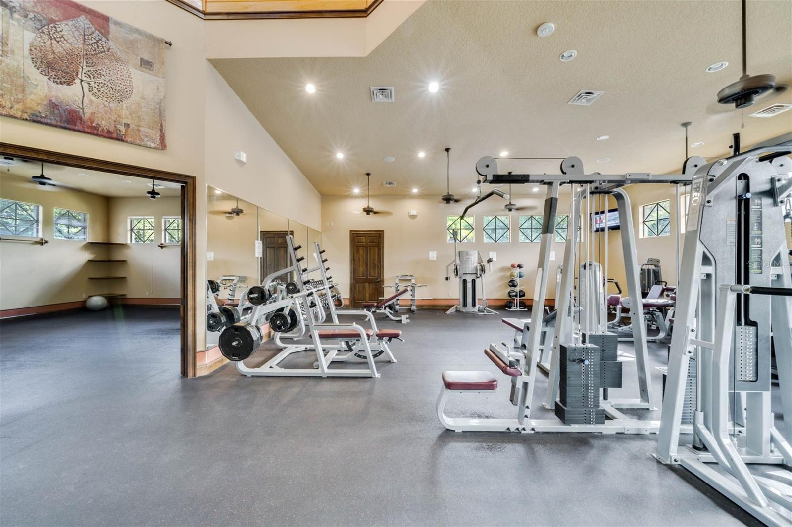 HEATHROW COUNTRY ESTATE - Residential