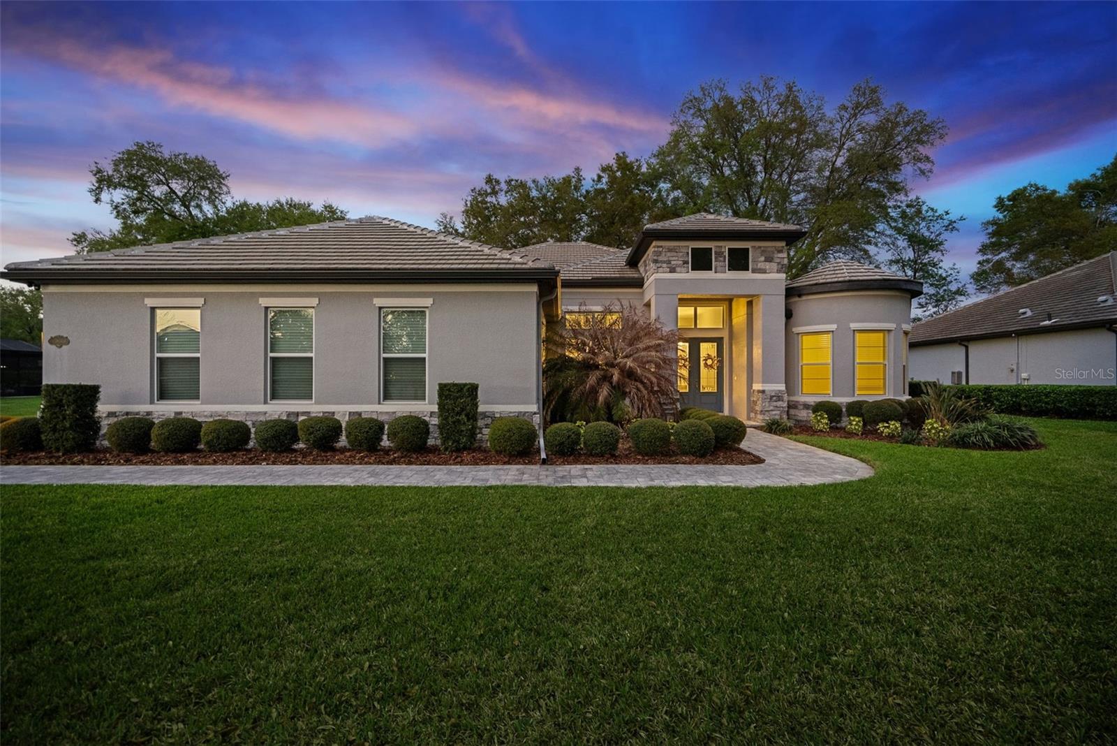 HEATHROW COUNTRY ESTATE - Residential