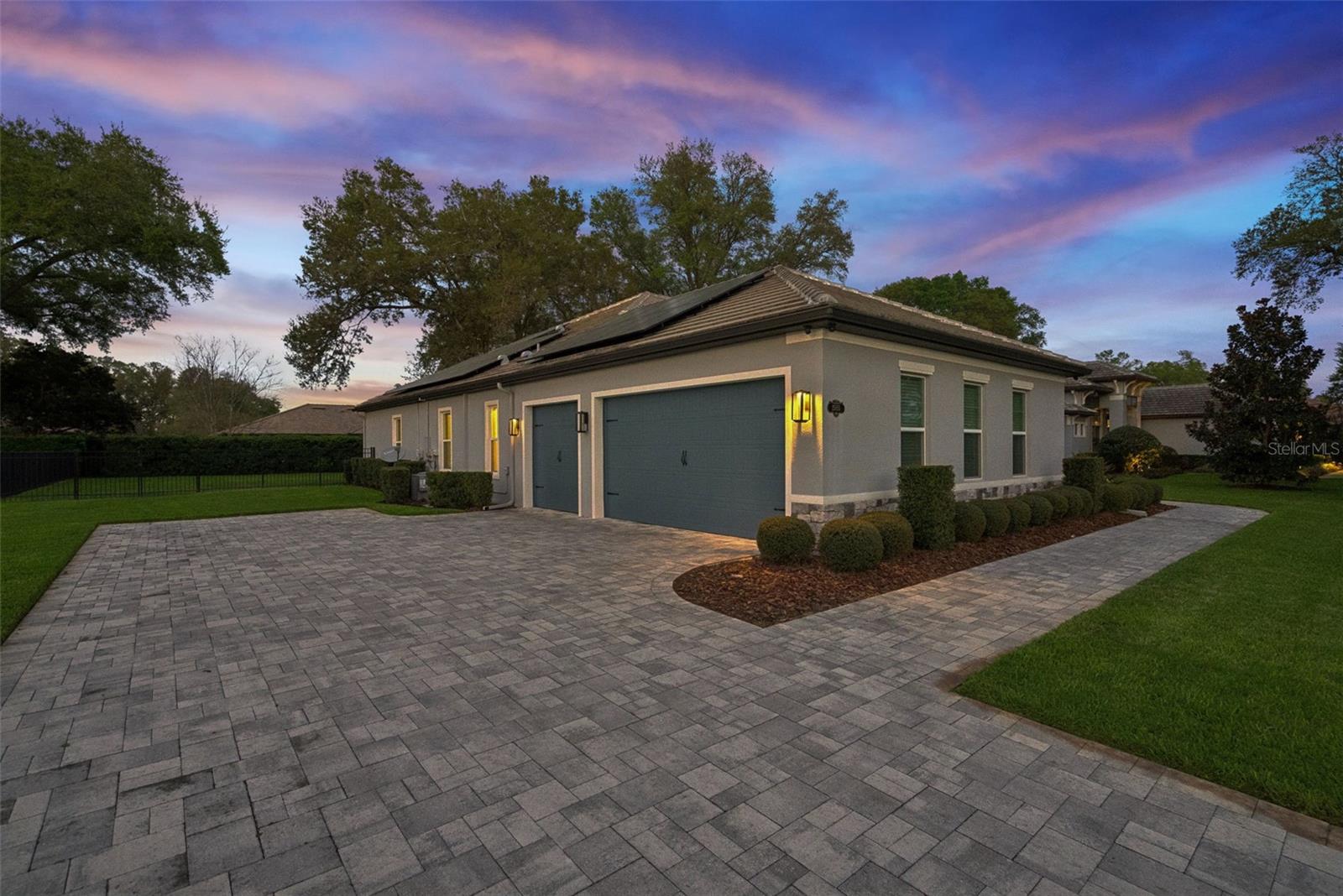 HEATHROW COUNTRY ESTATE - Residential