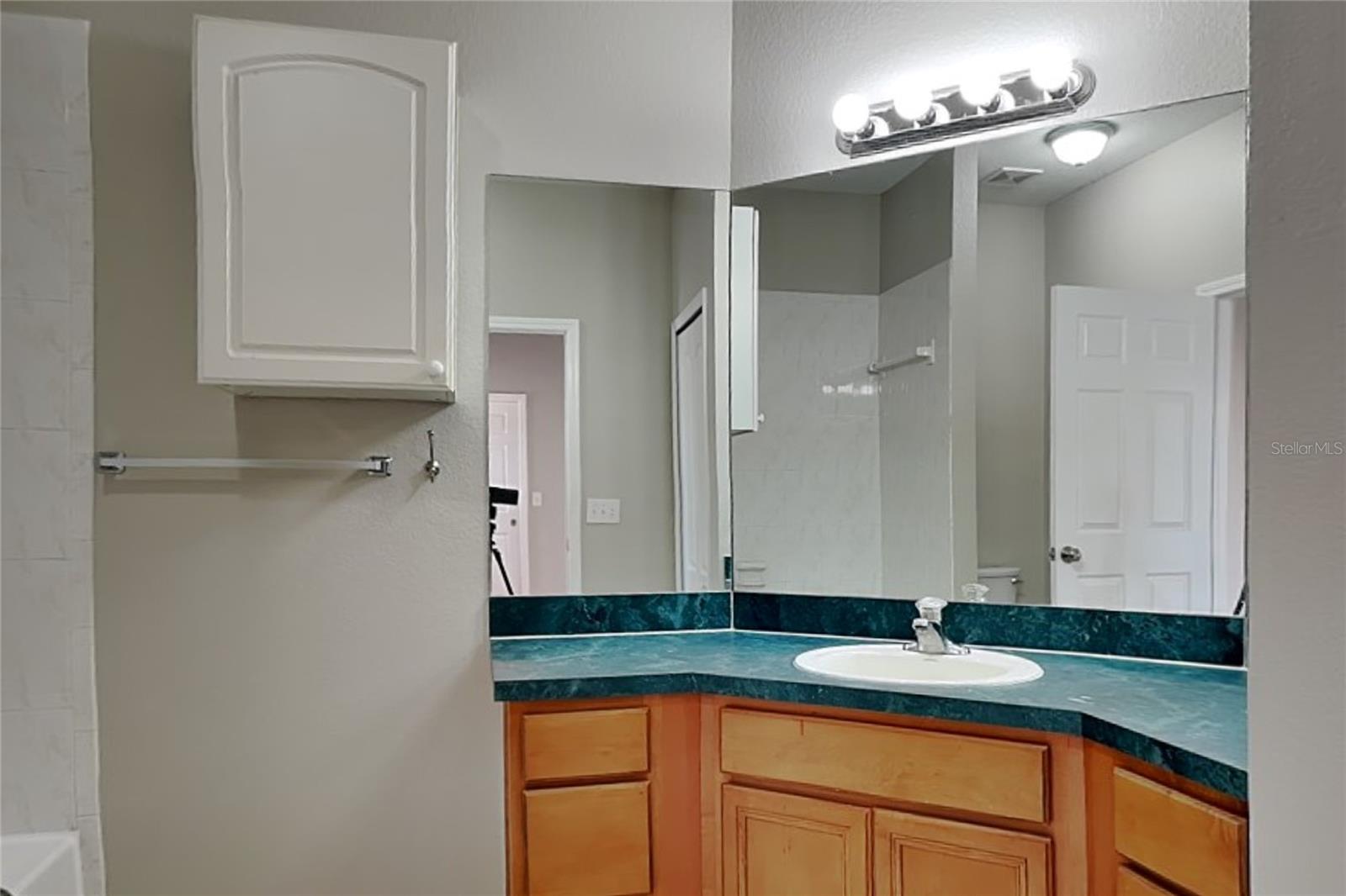EDGEWATER VILLAGE UNIT 1 - Residential Lease