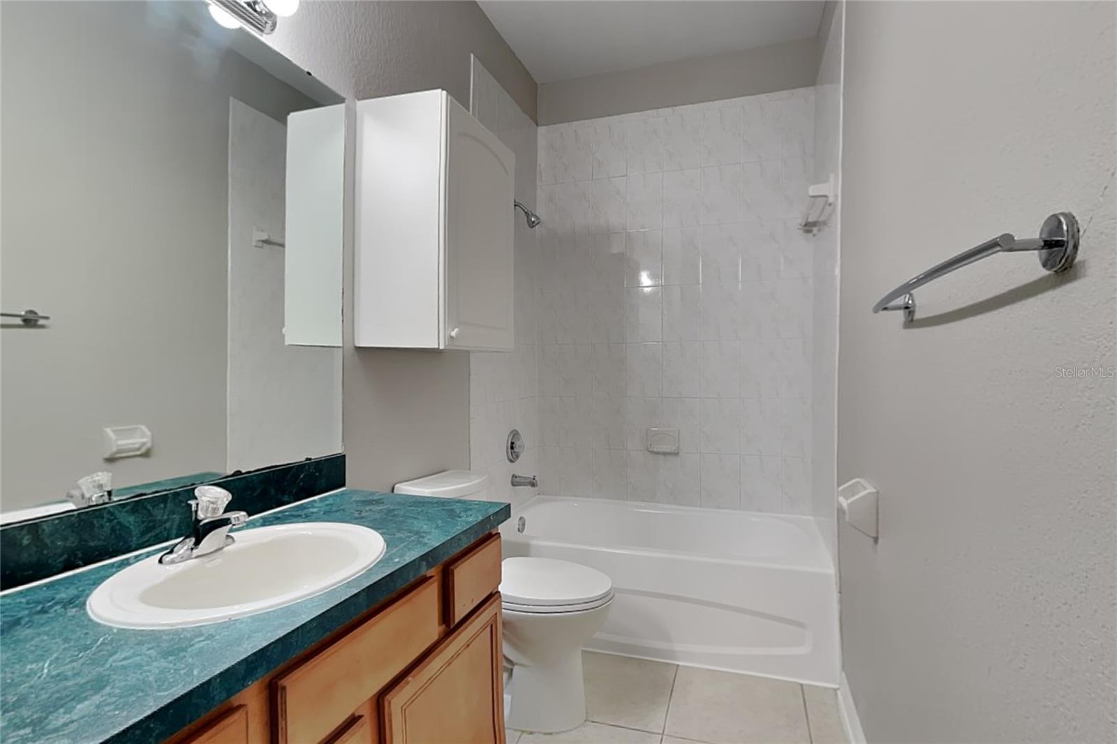 EDGEWATER VILLAGE UNIT 1 - Residential Lease