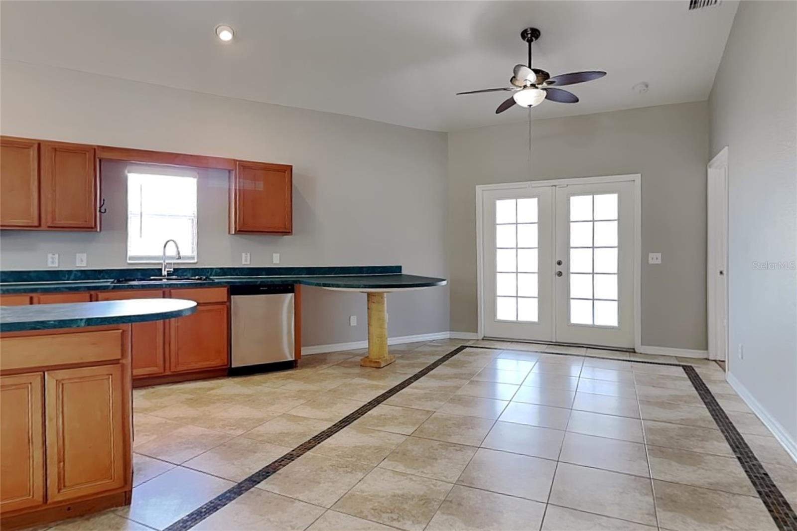 EDGEWATER VILLAGE UNIT 1 - Residential Lease