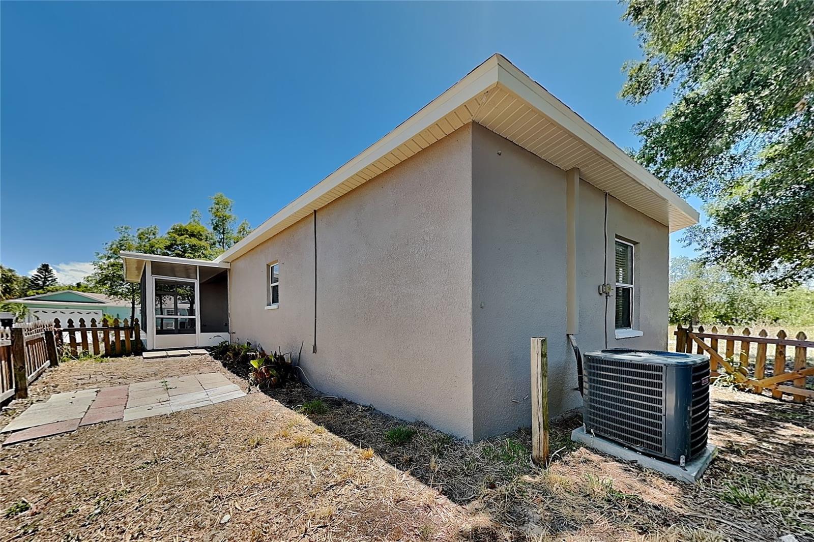 EDGEWATER VILLAGE UNIT 1 - Residential Lease