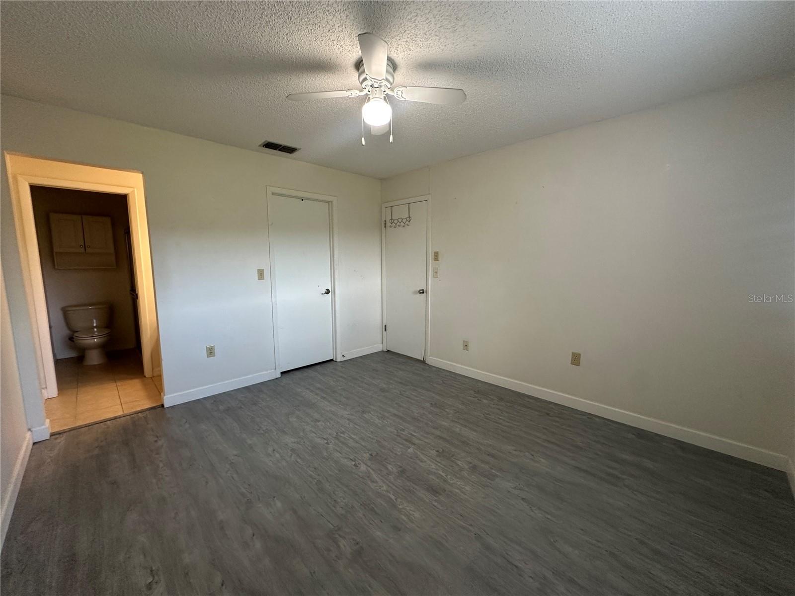 VILLAGE WOODS CONDO PH 02 - Residential Lease