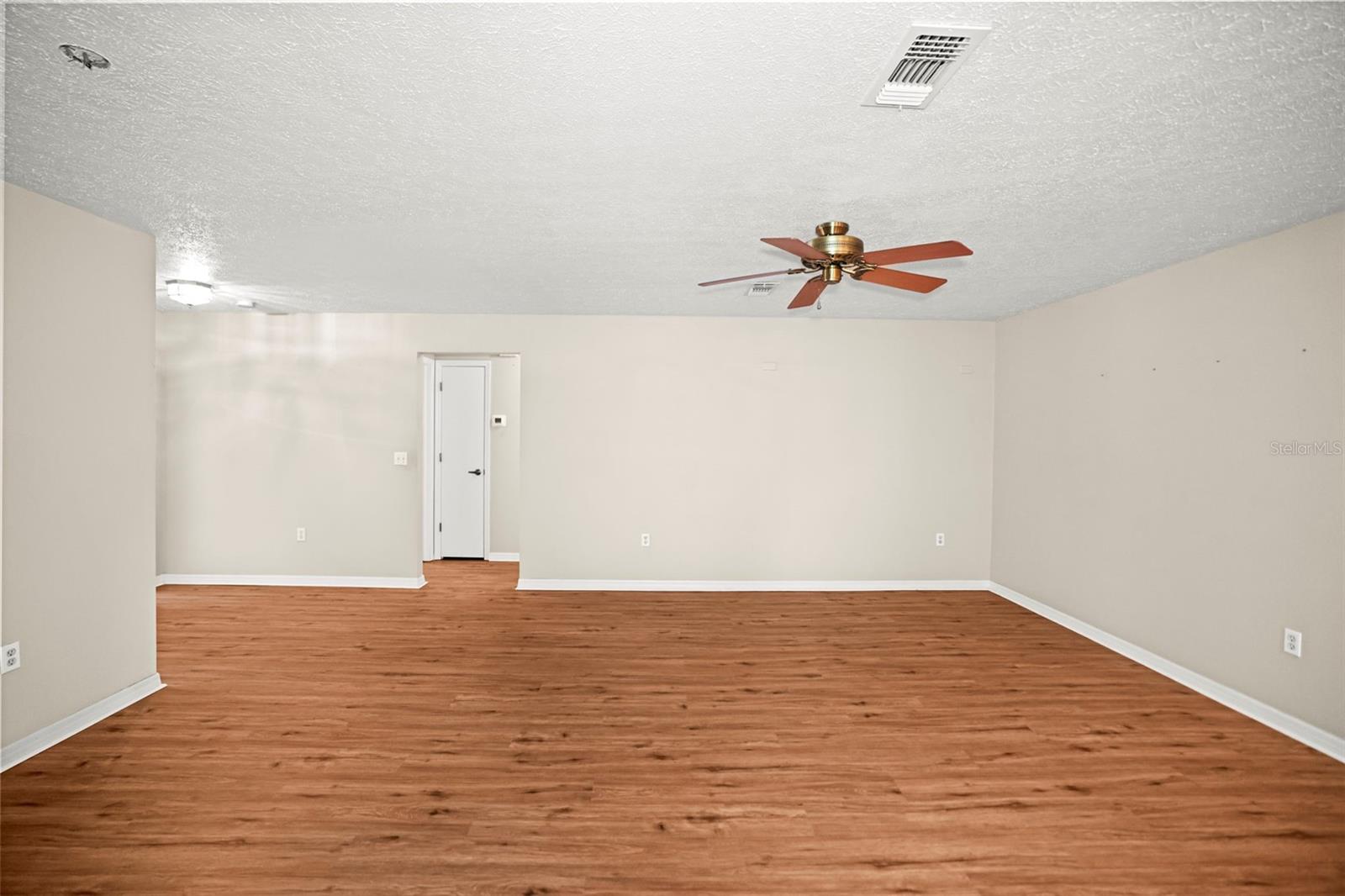 WOOD VIEW AT MEADOW OAKS - Residential