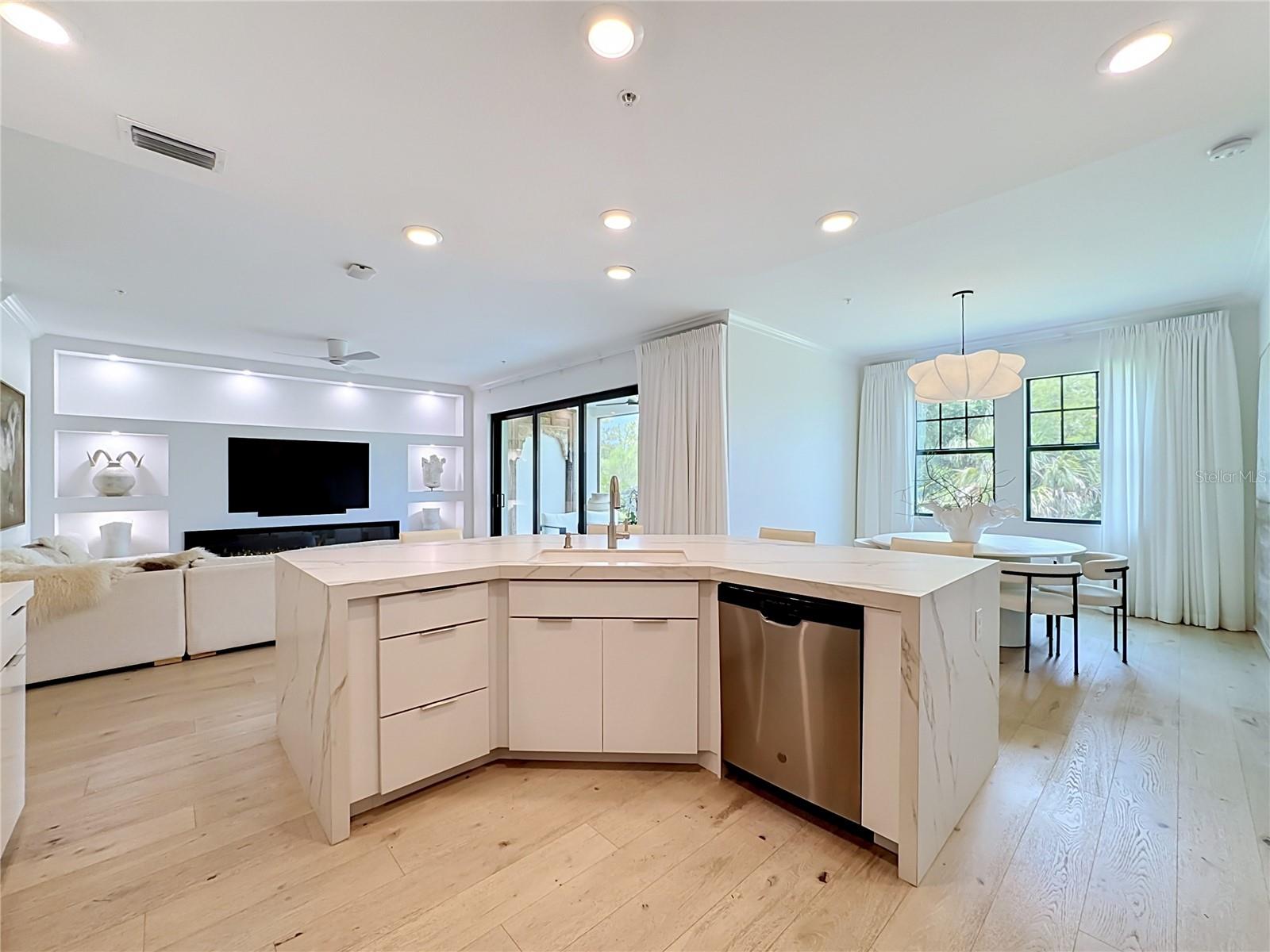SARASOTA NATIONAL - Residential