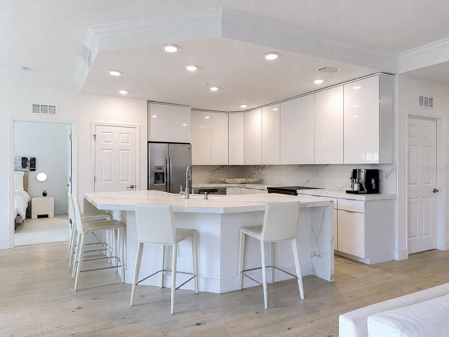 SARASOTA NATIONAL - Residential