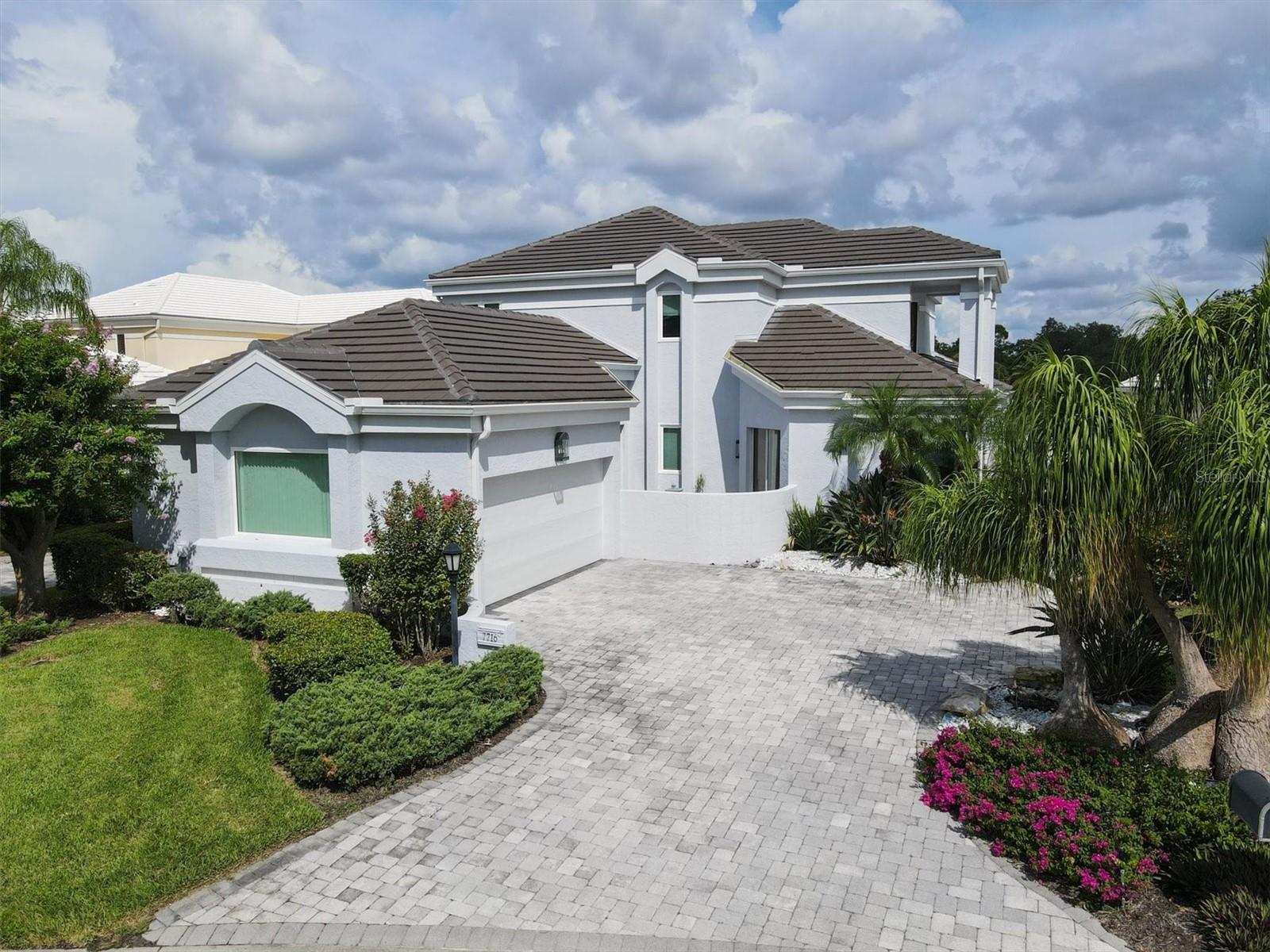 PRESTANCIA - Residential
