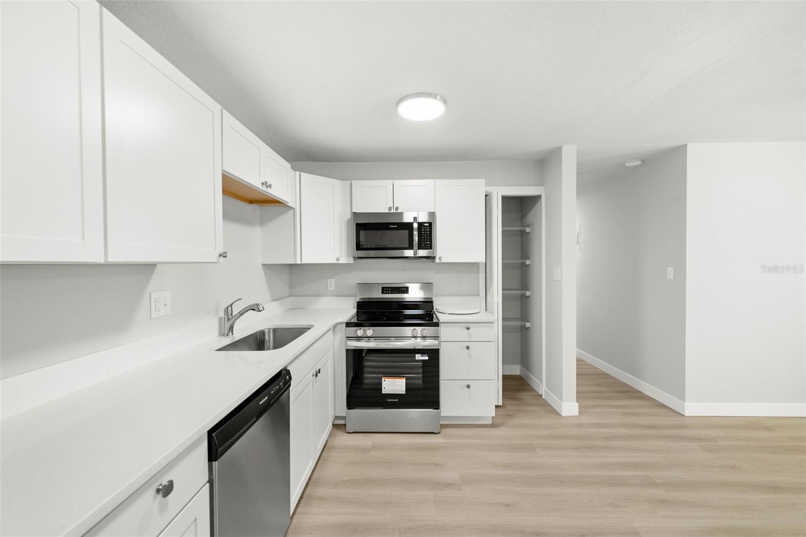 CAROL ESTATES TERRACE - Residential Lease