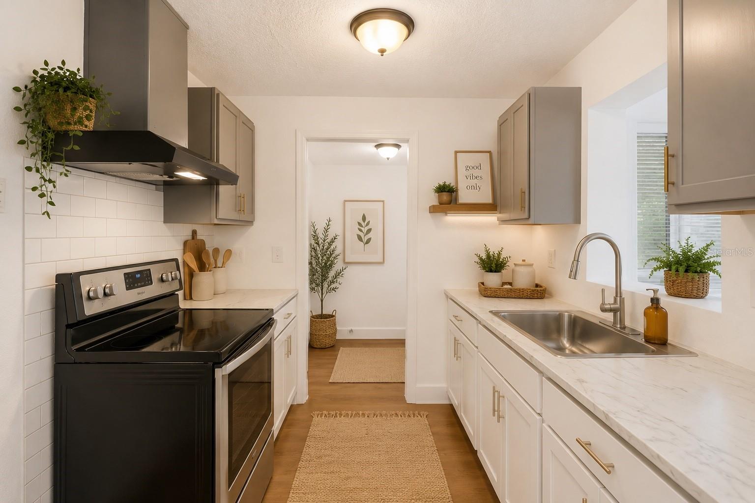 SUNNY ACRES - Residential