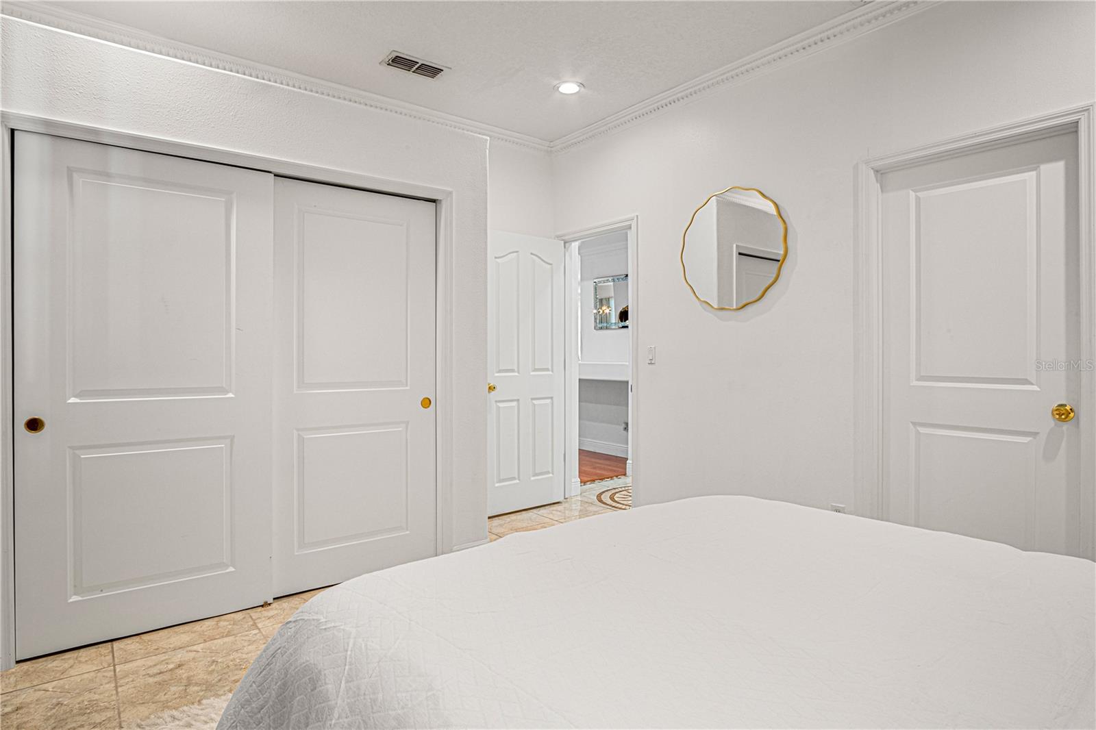 SOUTHERN FIELDS - Residential