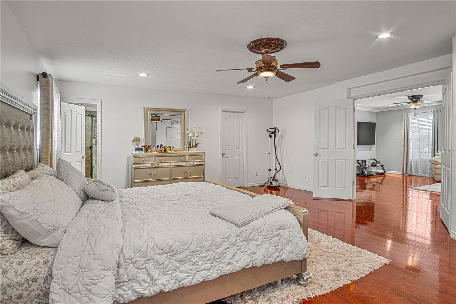 SOUTHERN FIELDS - Residential