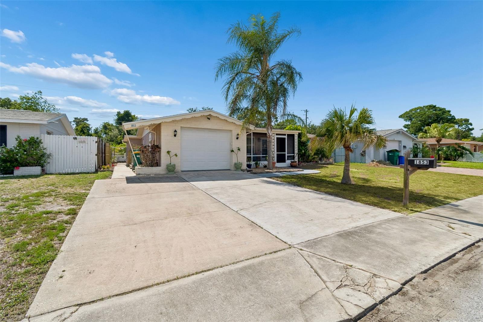 HOLIDAY LAKE ESTATES 21 - Residential