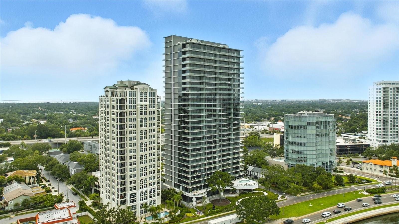 RITZ CARLTON RESIDENCES - Residential