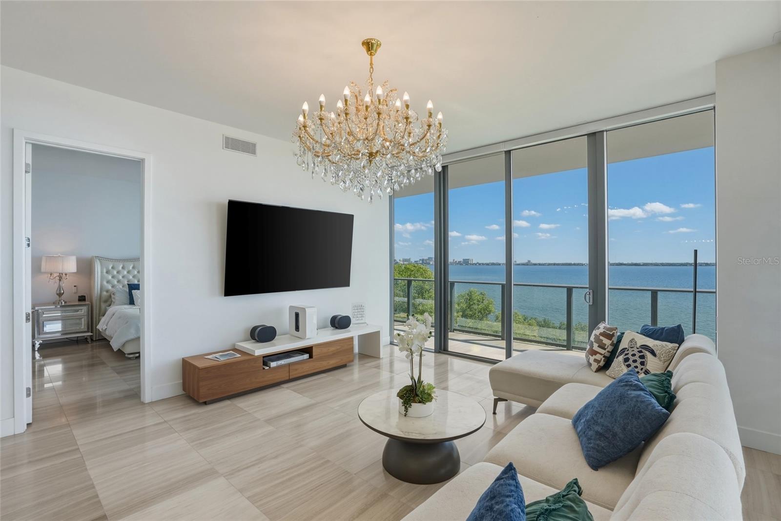 RITZ CARLTON RESIDENCES - Residential