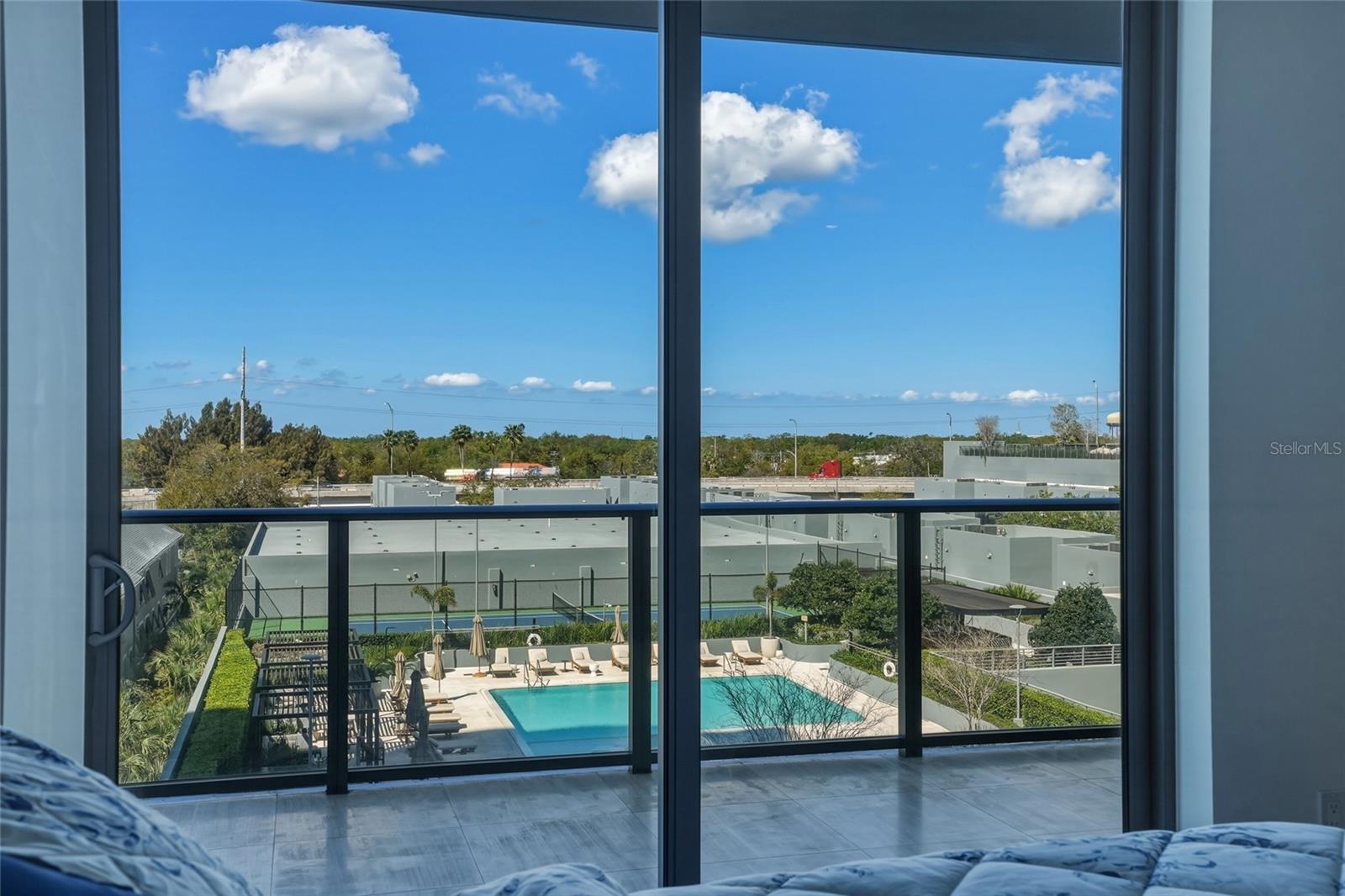 RITZ CARLTON RESIDENCES - Residential