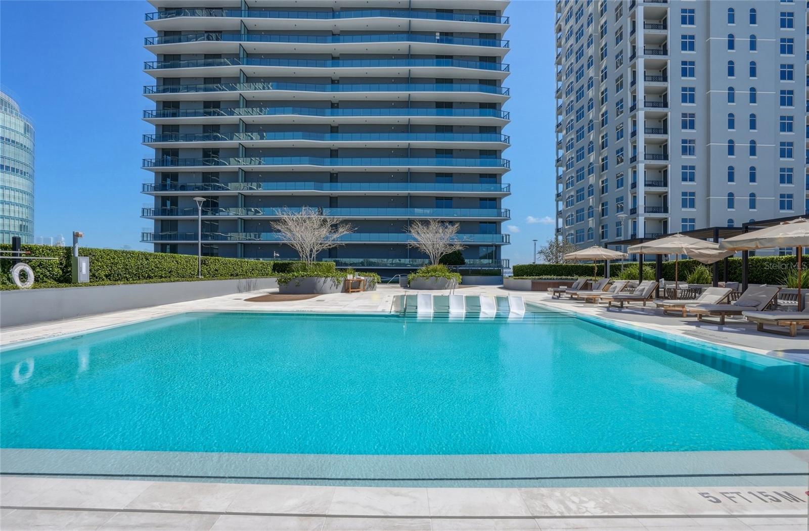 RITZ CARLTON RESIDENCES - Residential