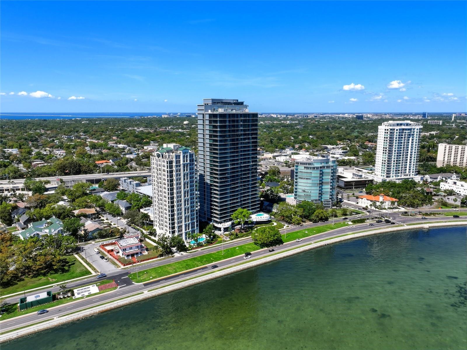 RITZ CARLTON RESIDENCES - Residential
