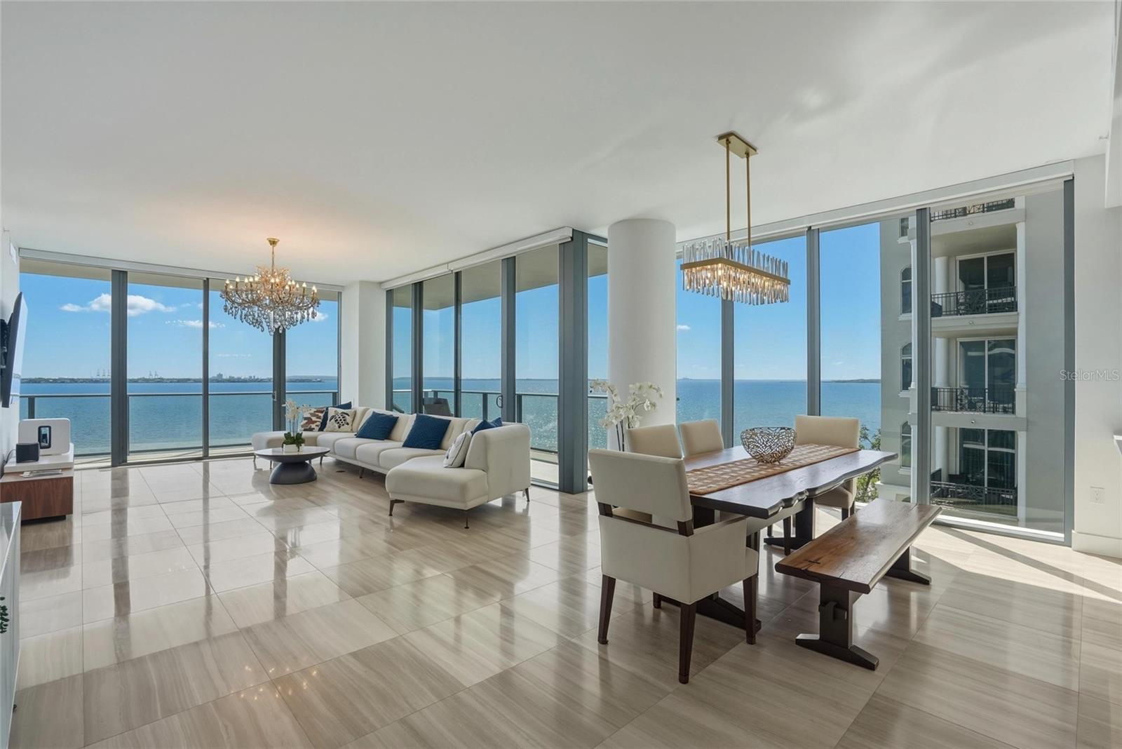 RITZ CARLTON RESIDENCES - Residential