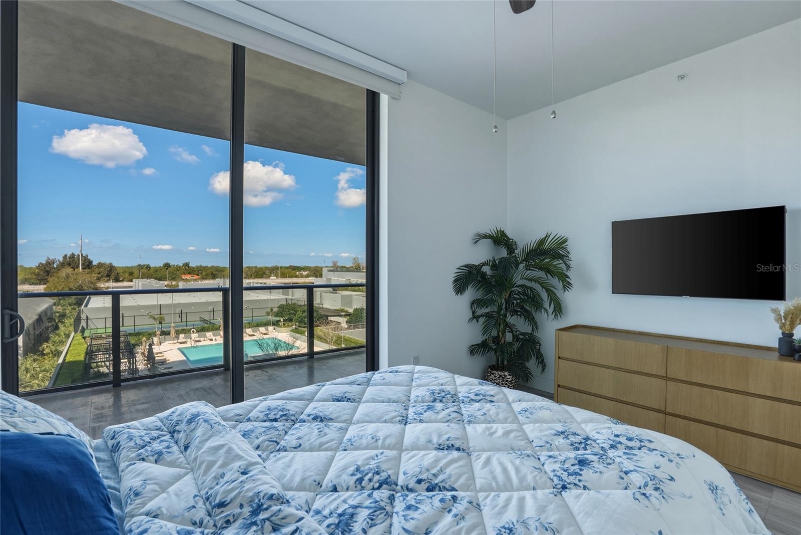 RITZ CARLTON RESIDENCES - Residential
