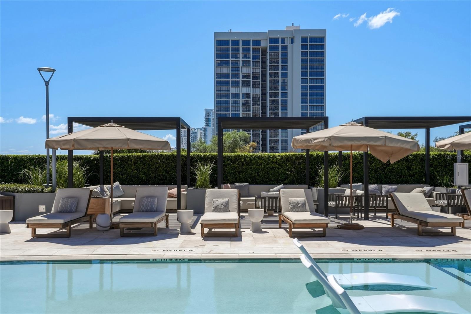 RITZ CARLTON RESIDENCES - Residential