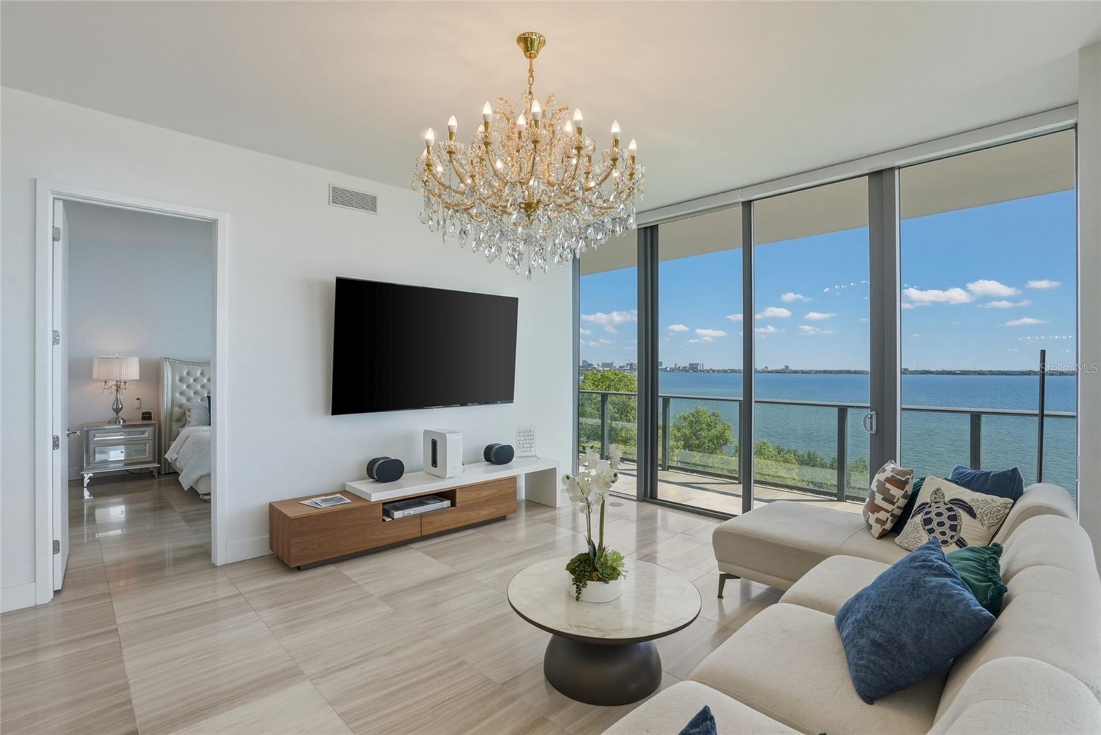 RITZ CARLTON RESIDENCES - Residential