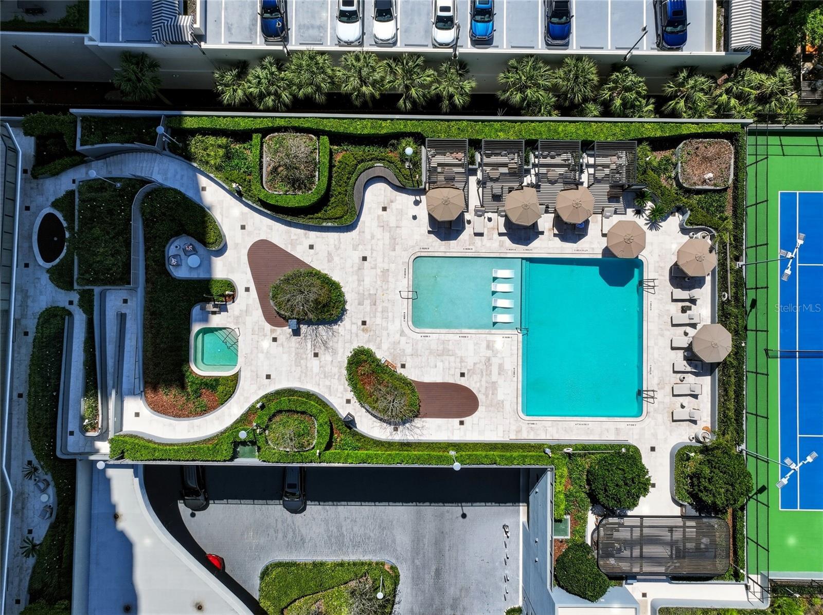 RITZ CARLTON RESIDENCES - Residential
