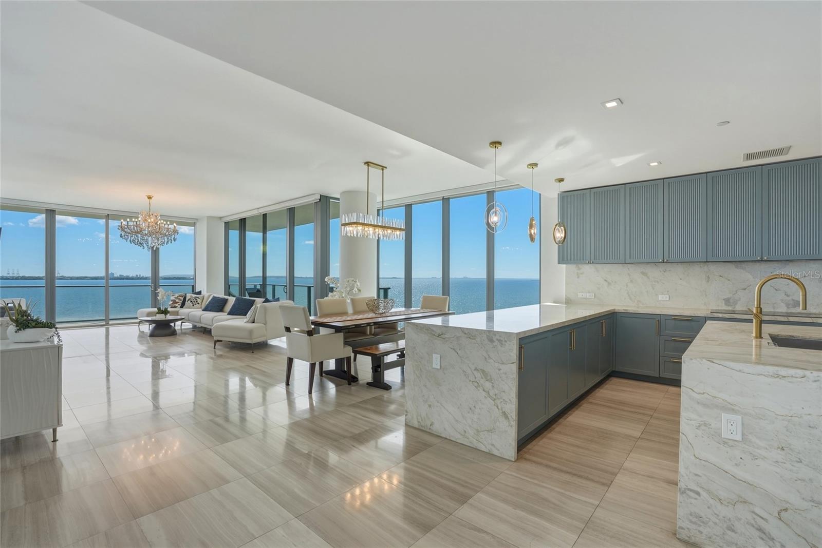 RITZ CARLTON RESIDENCES - Residential