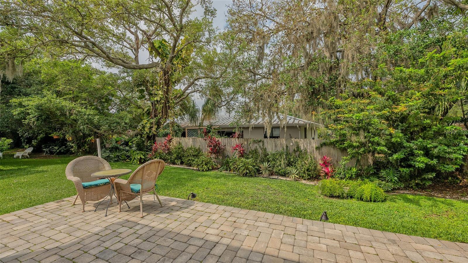 ARBOR OAKS - Residential