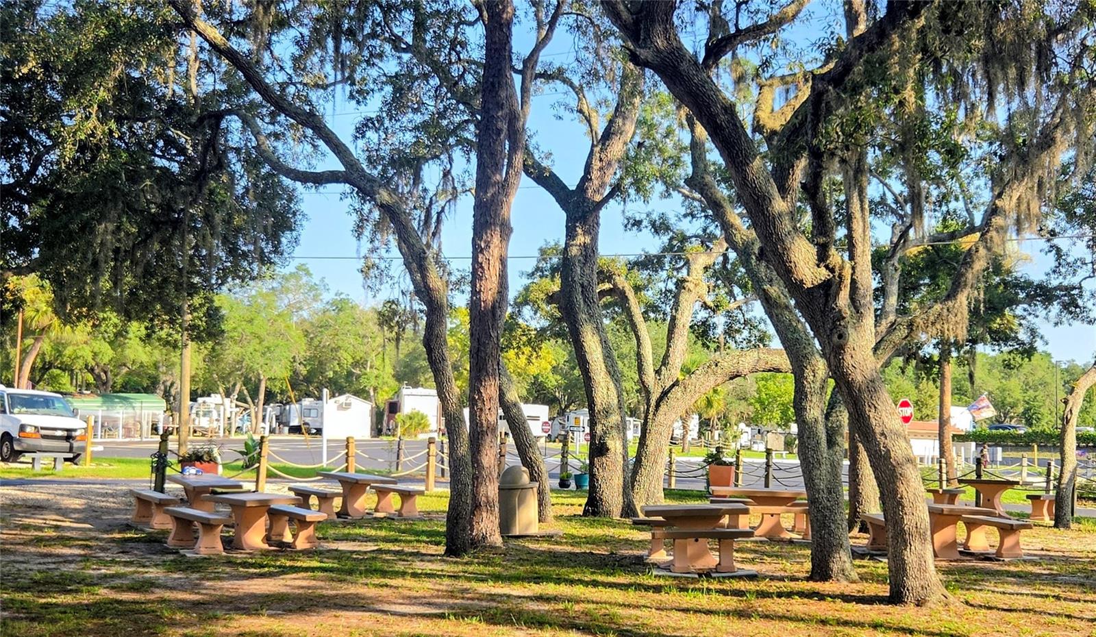 YOGI BEAR JELLYSTONE PARK CONDO - Residential