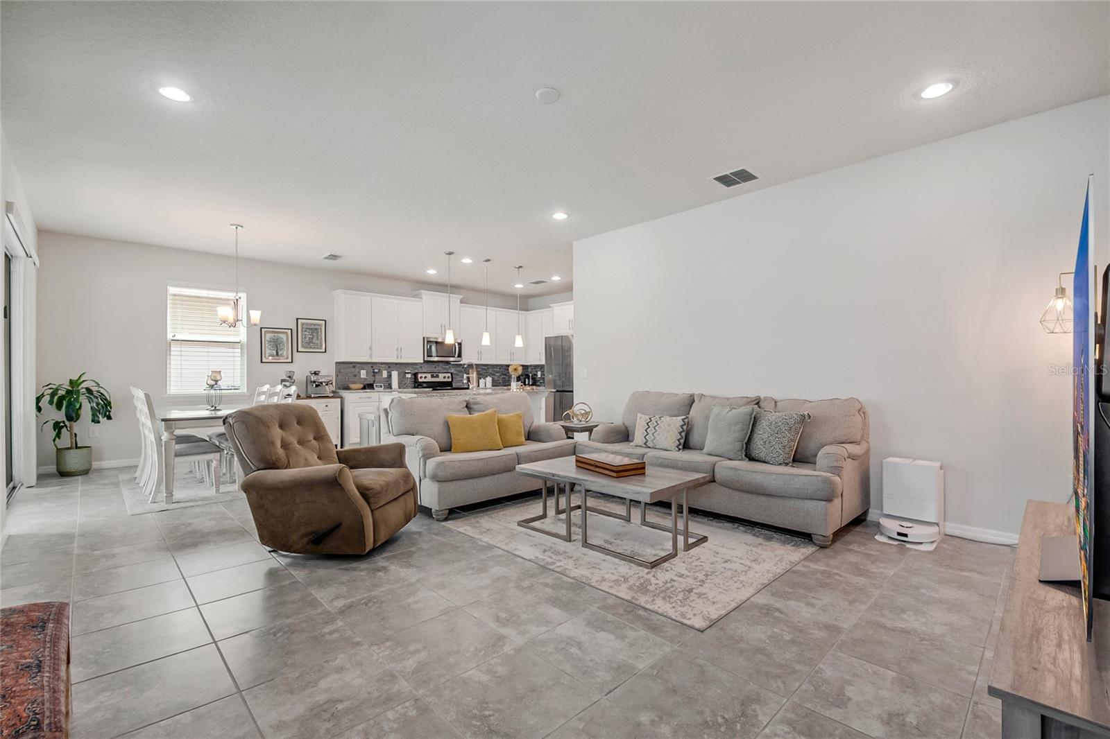 TAPESTRY PH 4 - Residential