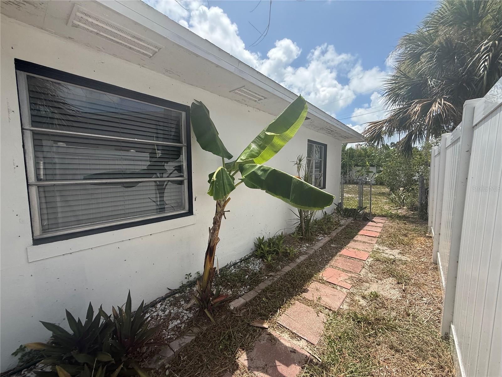 ST PETERSBURG BEACH NORTH UNIT 6 - Residential