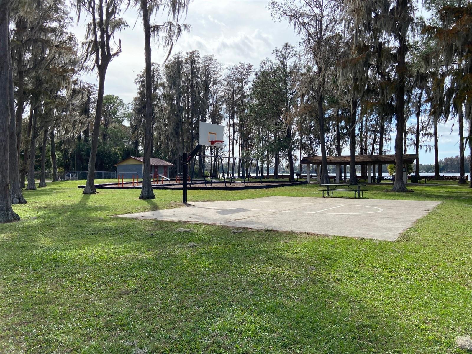 MOON LAKE ESTATES - Residential
