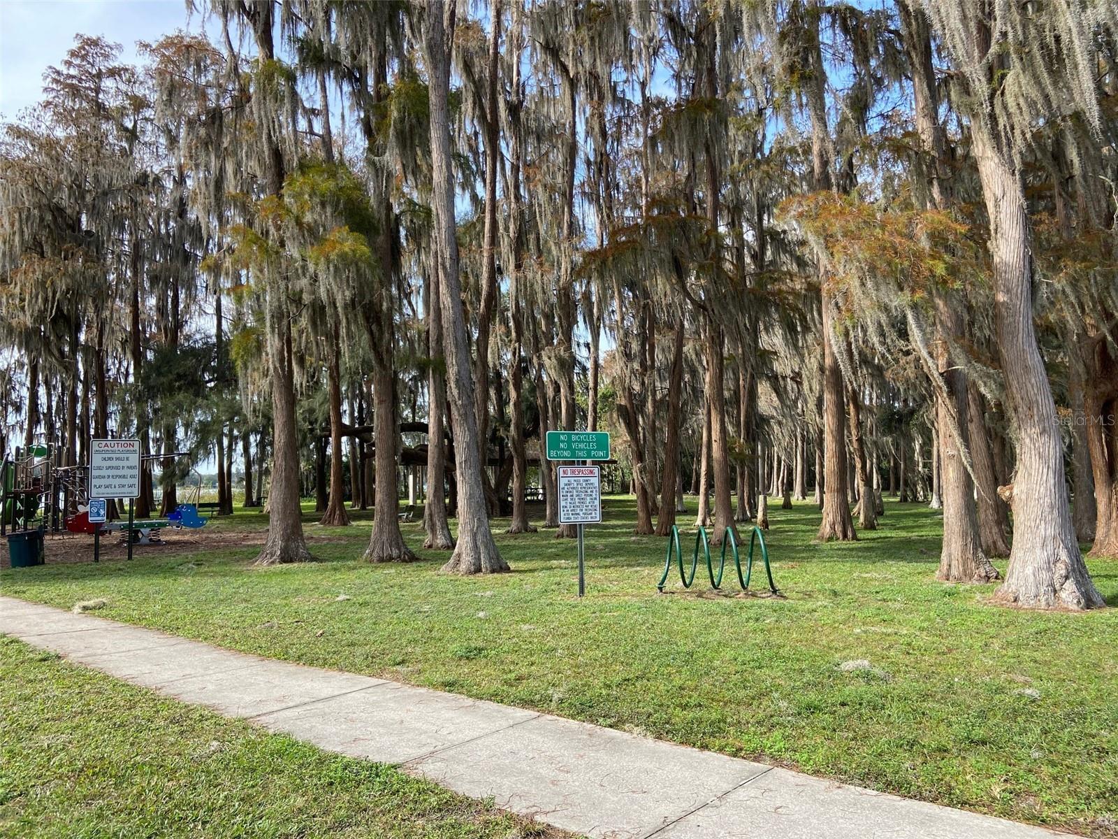 MOON LAKE ESTATES - Residential