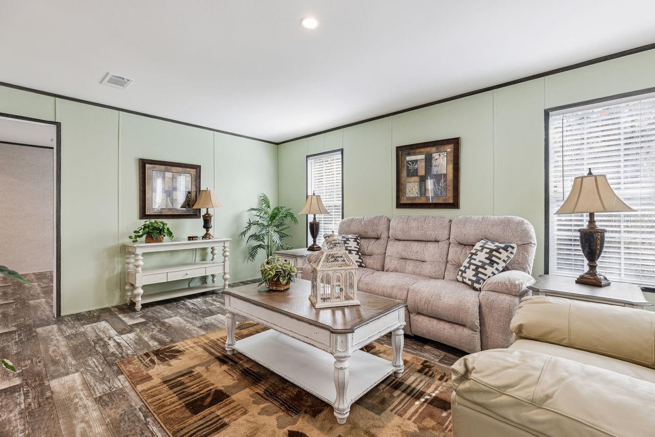 WILLISTON HLNDS - Residential