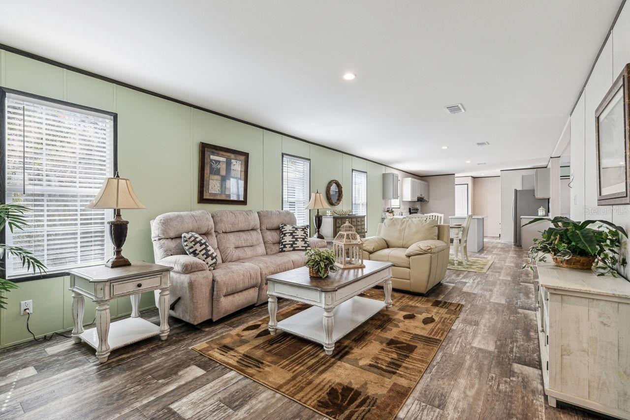 WILLISTON HLNDS - Residential