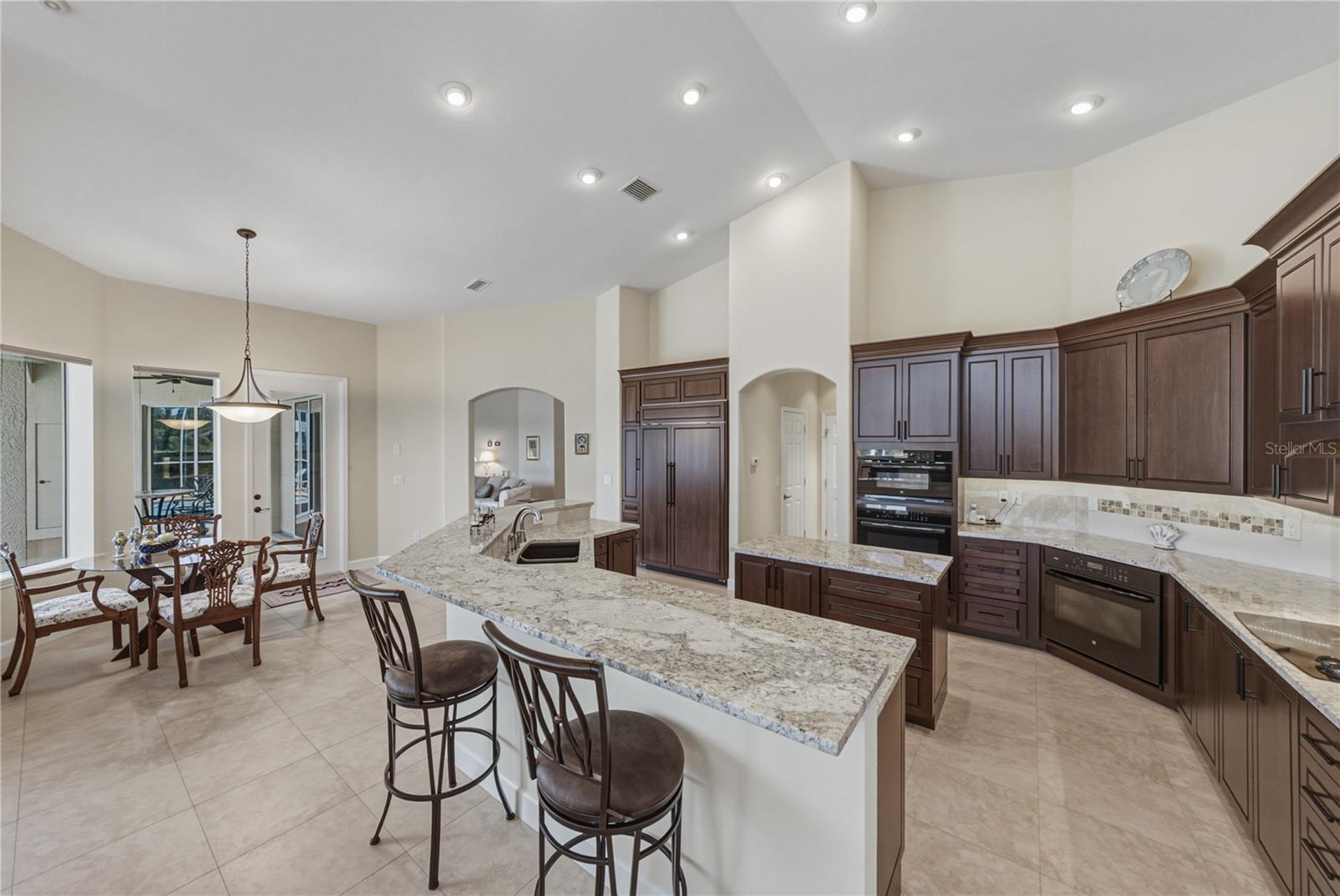 SANCTUARY ON LIVINGSTON - Residential