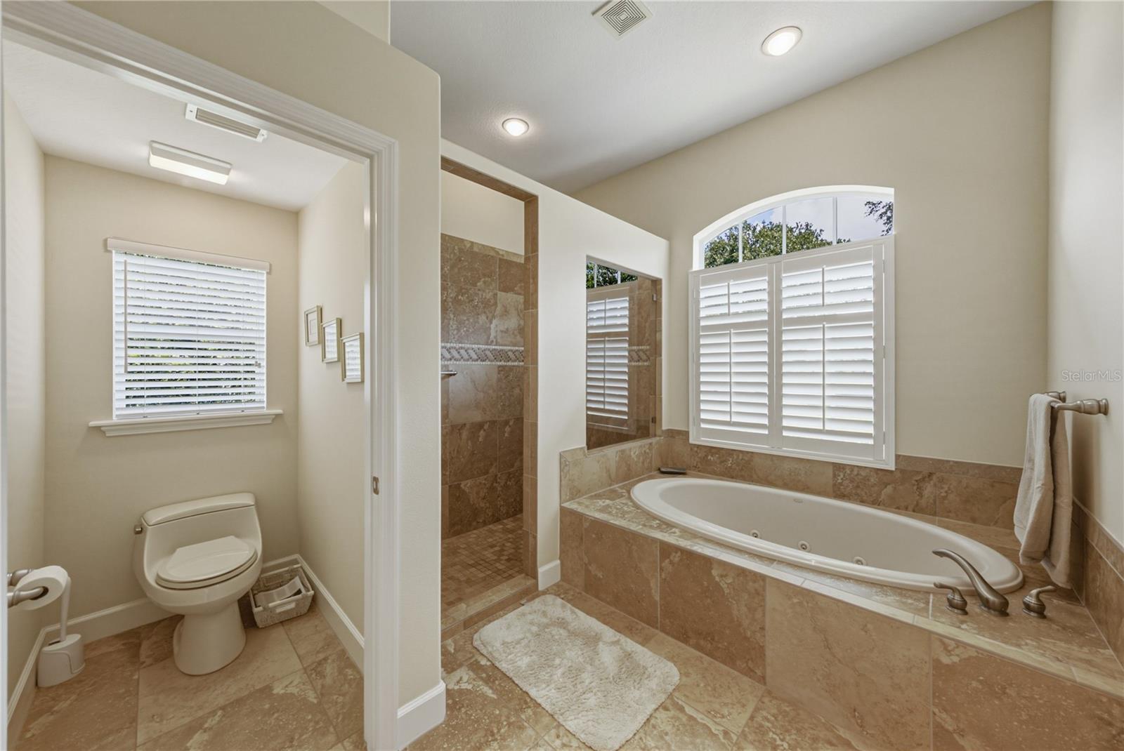 SANCTUARY ON LIVINGSTON - Residential