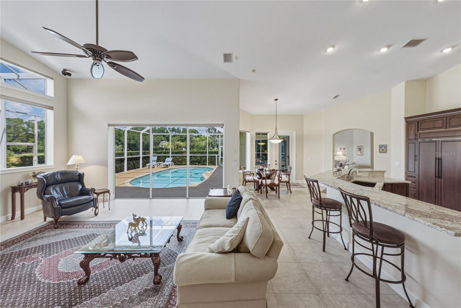 SANCTUARY ON LIVINGSTON - Residential