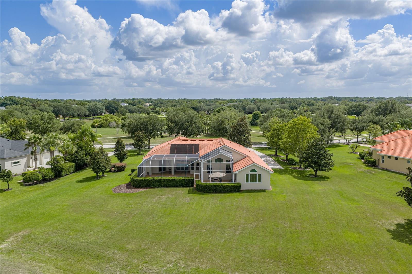SANCTUARY ON LIVINGSTON - Residential