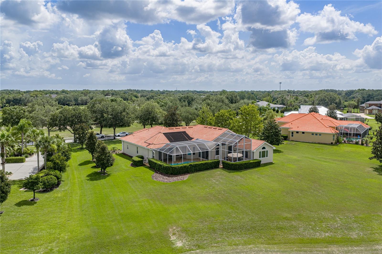 SANCTUARY ON LIVINGSTON - Residential