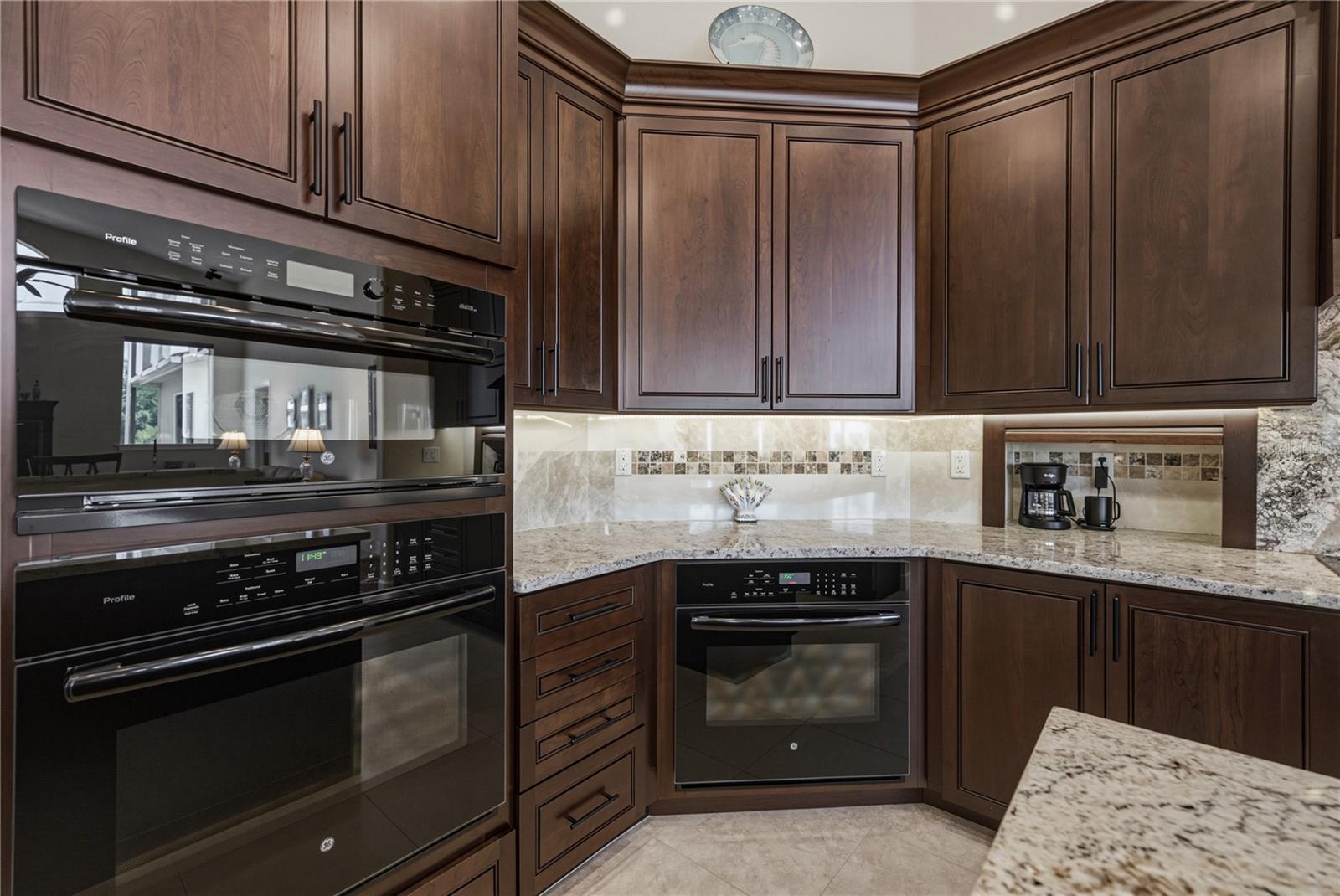 SANCTUARY ON LIVINGSTON - Residential